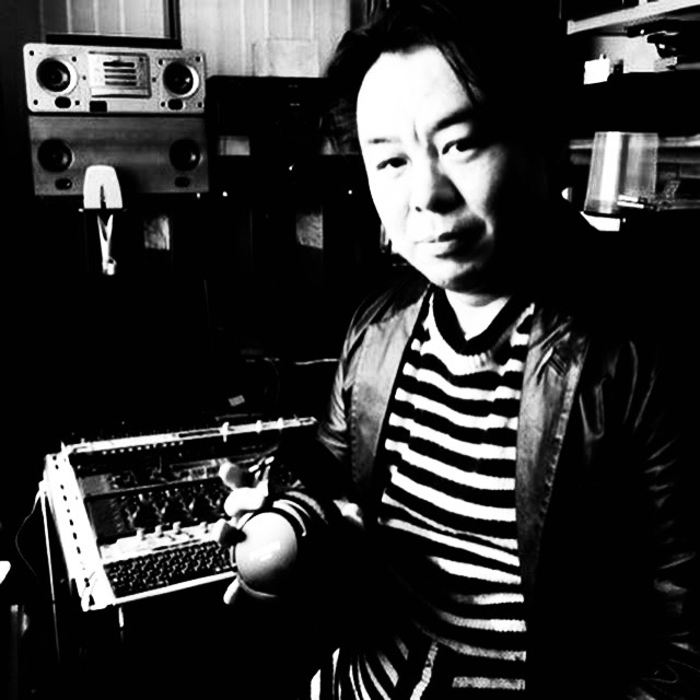 Isao Kumano with the SMB-02 at the phonon studio 2.jpg